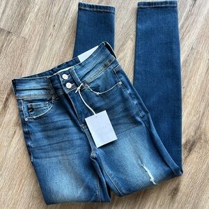 NWT KanCan Skinny Stretch Jean
